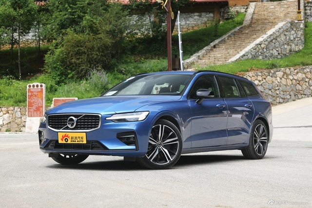 2020款沃尔沃V60 2.0T自动 T5智雅运动版