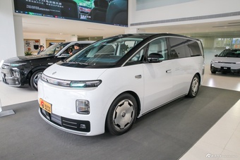 2026款零跑D99纯电 700旗舰版