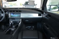 2019款捷豹XFL 2.0T自动两驱200PS风华版