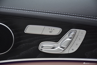 2019款奔驰E级改款2.0T自动运动时尚型300L