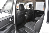  2019款五菱宏光PLUS 1.5T手动豪华型7座