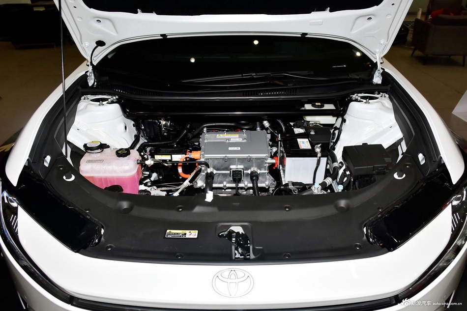 2025款一汽丰田bZ5 550 PRO智行版