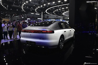 2025款尊界S800增程 4座