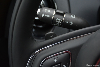 2018款捷豹XJL 3.0L自动SC两驱典雅商务版 