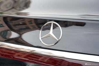 2025款奔驰E级改款 E 300 L 豪华型