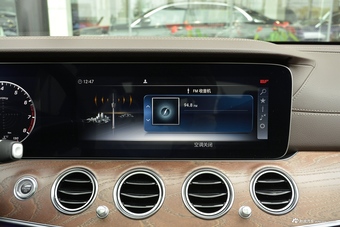 2019款奔驰E级改款2.0T自动运动豪华型300L