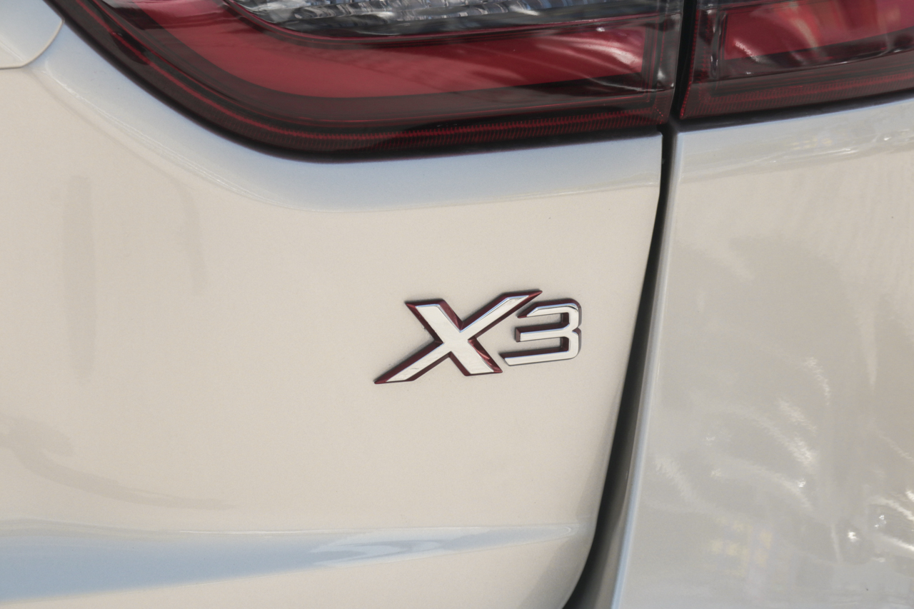 2019款吉利远景X3升级版 1.5L手动尊贵型