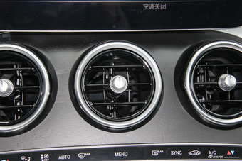 2019款奔驰C级C 260L 2.0T自动运动版