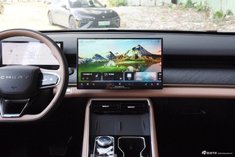 2025款瑞虎8 L 2.0T 自动长虹版 7座