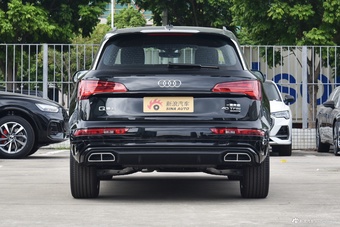 2026款奥迪Q5L 45周年典藏版 40 TFSI 豪华动感型