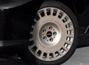 2025款电动MINI COOPER 463km COOPER SE 艺术家