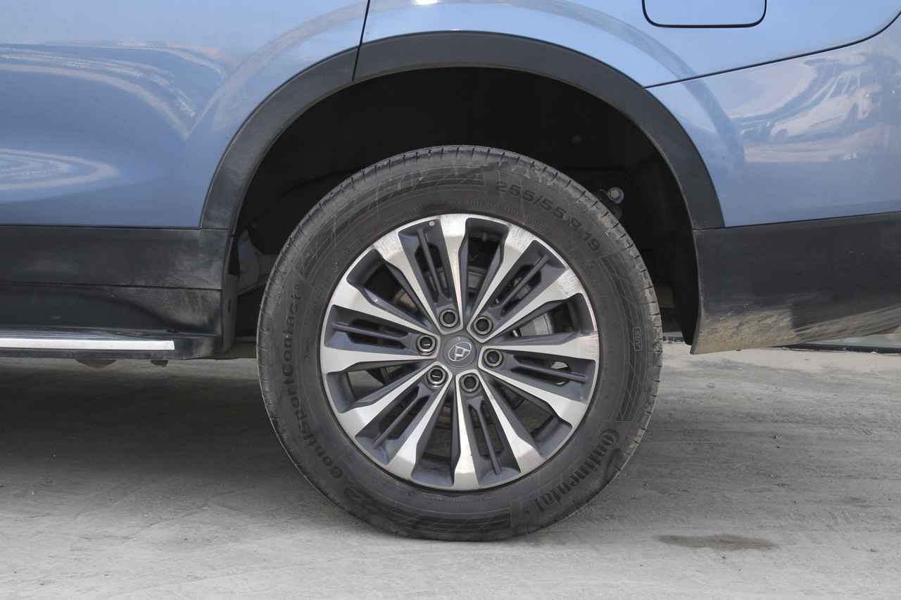 2017上汽大通D90 2.0T自动四驱天狼星