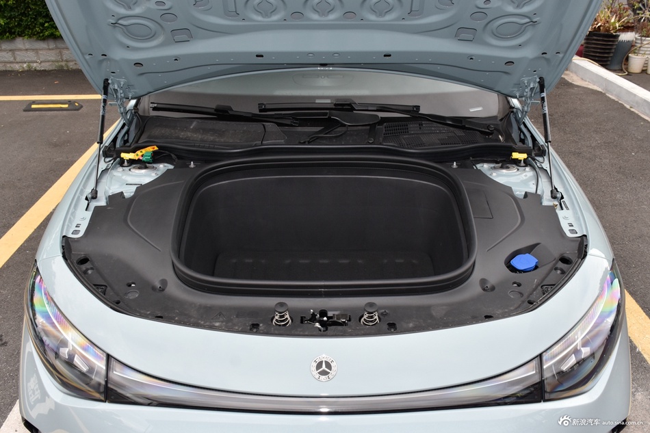 2025款奔驰CLA纯电 300L 超长续航领智版