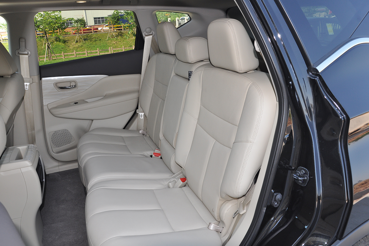 2019款楼兰2.5L 自动XL智联豪华版