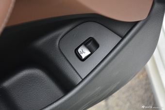 2019款奔驰E级改款2.0T自动运动时尚型300L