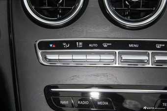 2019款奔驰C级C 260L 2.0T自动运动版