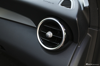 2019款奔驰C级C 260 2.0T自动运动版4MATIC 