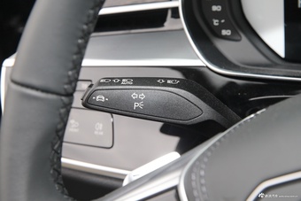 2026款奥迪A8L 55 TFSI quattro旗舰型
