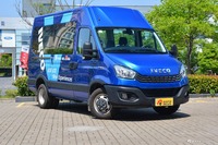 2021款依维柯欧胜3.0T自动超瑞长轴短悬高顶侧拉门