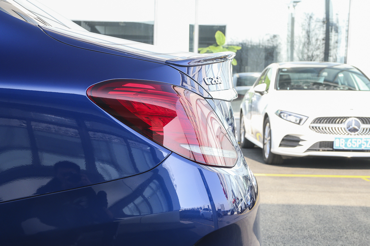 2020款奔驰C级C 260 1.5T自动运动版