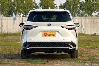 2026款格瑞维亚 2.5L混动 尊贵PLUS四驱版