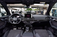 2025款奥迪Q5L Sportback 45周年典藏版 40 TFSI 豪华型