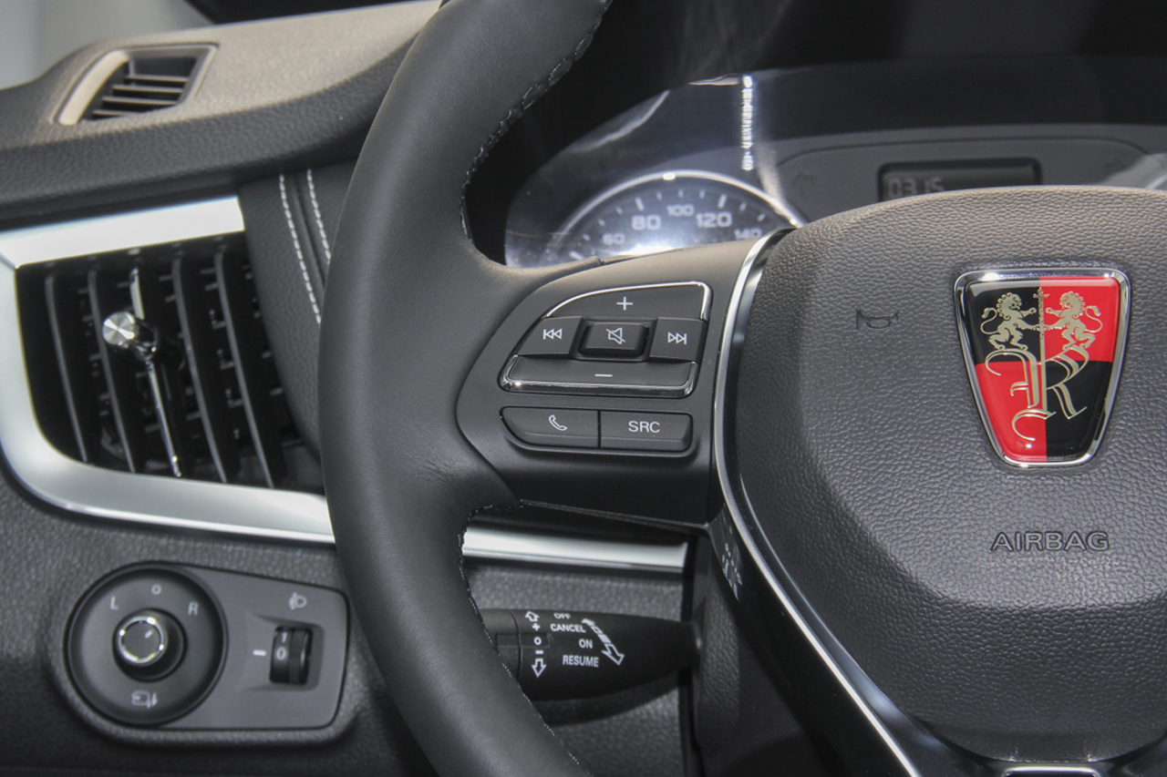 2019款荣威RX5 1.5T 20T手动两驱4G互联铂金版