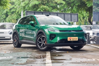 2027款长安启源Q06 670 双电机智享型