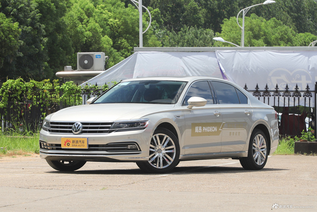 2018款辉昂改款2.0T自动两驱旗舰版 380TSI