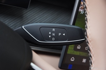 2025款瑞虎8 L 2.0T 自动长虹版 7座