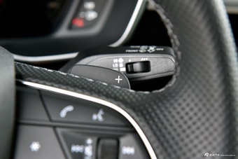 2025款奥迪Q3 Sportback quattro45周年典藏版 40TFSI 时尚型