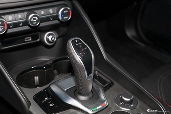 2024款Giulia 2.0T 280HP致敬传奇版