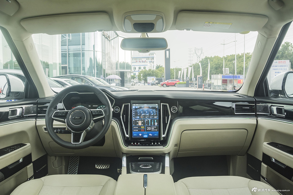 2017款众泰T700 2.0T自动尊贵型