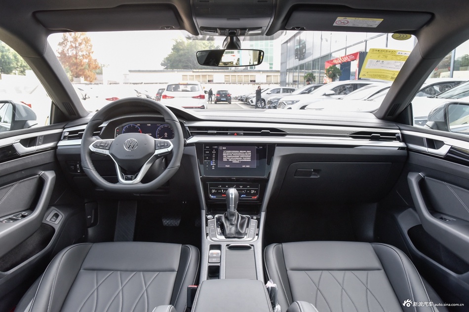 2026款一汽-大众CC 330TSI 炫目 3000万辆甄选款