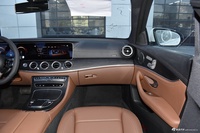 2023款奔驰E级混动 E 350 e L 插电式混合动力运动轿车