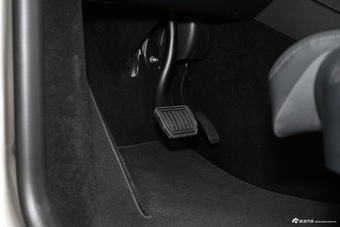 2025款Model Y L 长续航全轮驱动版