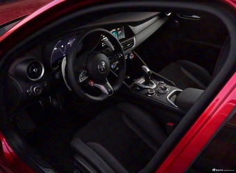 2026款Giulia朱丽叶 Quadrifoglio Collezione 官图