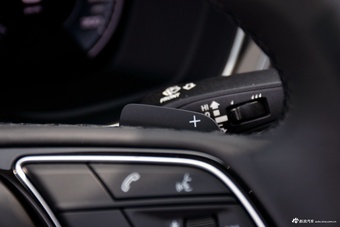 2025款奥迪A4L 200万辆悦享版 40 TFSI 时尚动感型