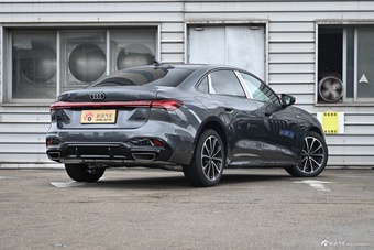 2026款一汽奥迪A5L 2.0T 运动版