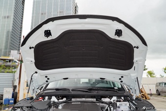 2025款奥迪Q5L 45周年典藏版 40 TFSI 时尚动感型