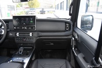 2024款212越野车 2.0T 机械师