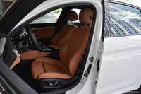 2019款宝马5系改款2.0T自动530Li领先型M运动套装