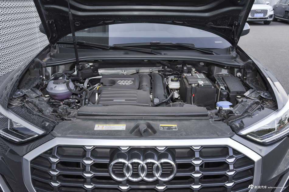 2019款奥迪Q3 1.4T自动35 TFSI 时尚动感型