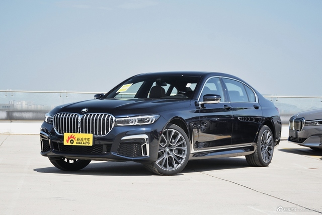 2019款宝马7系740Li 3.0T自动领先型M运动套装
