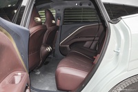 2023款阿维塔11 长续航单电机版 5座