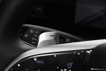 2025款星途凌云 300T 两驱超越版