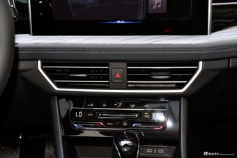 2025款速腾 改款 300TSI DSG卓越版