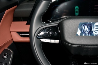 2024款长安CS75 PLUS 第三代 冠军版 1.5T 智驾劲航型