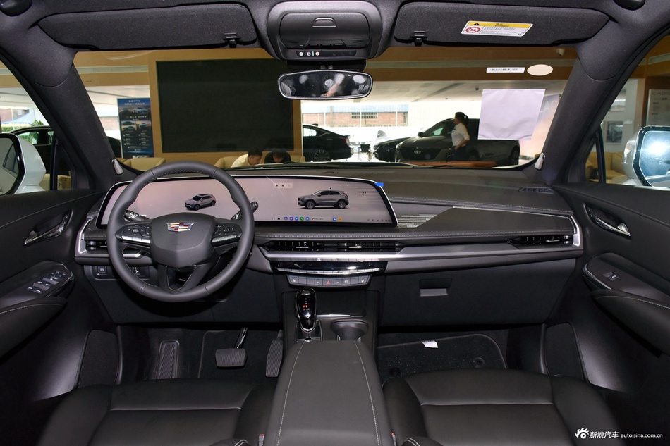 2025款凯迪拉克XT4 28T 两驱豪华型