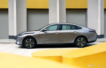2025款逸动PHEV 智慧新蓝鲸 145KM 战舰版 官图